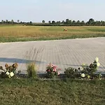 G13 Mit Garten Und Fahrradschuppen By Interhome