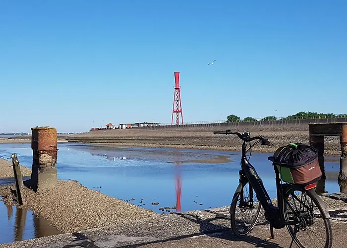 G13 Mit Garten Und Fahrradschuppen By Interhome